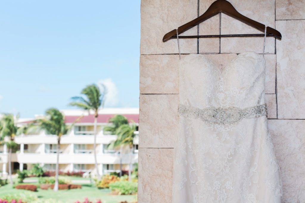 Destination Wedding Photographer, Jess Collins Photography, Orlando Wedding Photographer, Kitchener Wedding Photographer, Destination Wedding, Elopement Wedding Photographer, Moon Palace Cancun