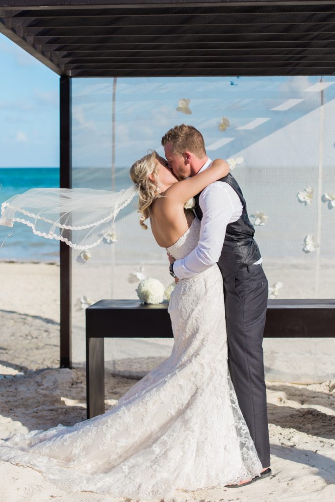 Destination Wedding Photographer, Jess Collins Photography, Orlando Wedding Photographer, Kitchener Wedding Photographer, Destination Wedding, Elopement Wedding Photographer, Moon Palace Cancun