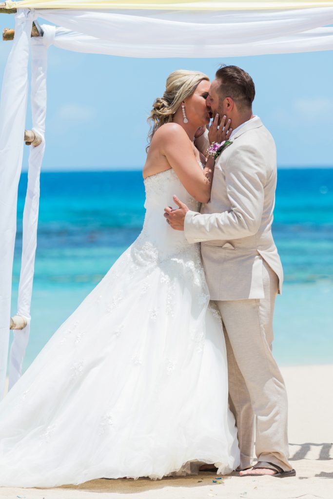 Destination, Destination Wedding Photographer, Jewel Runaway Bay Weddings, Jewel Runaway Bay, Destination Wedding Photographer, Jess Collins Photography, Jamaica Wedding Photographer, Orlando Wedding Photographer, Kitchener Wedding Photographer, Beach Weddings, 