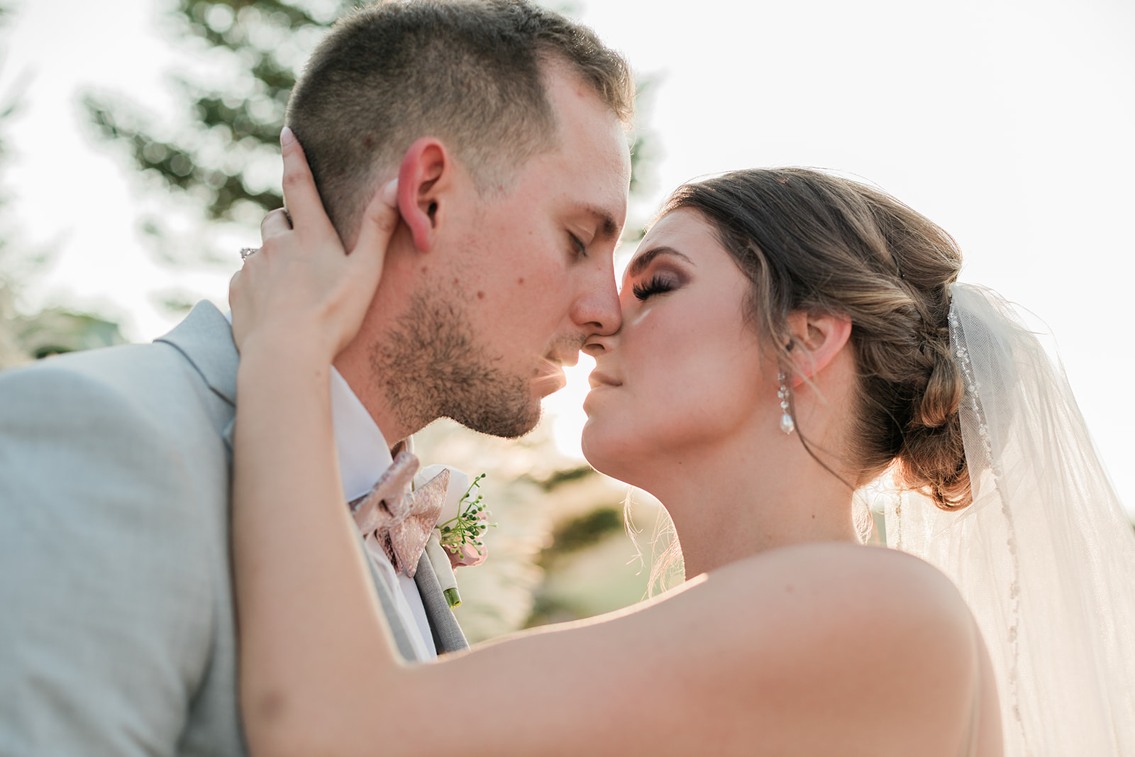 Bride and Groom Kiss at Blue Mountain Wedding by Jess Collins Photography